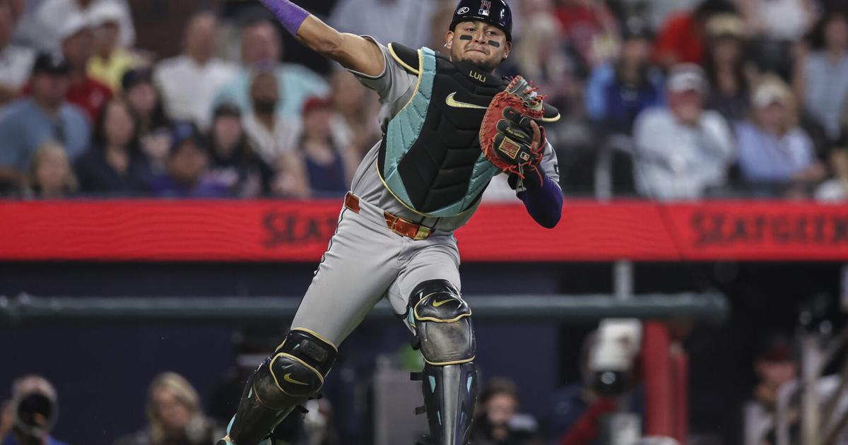 Diamondbacks catcher Moreno has hairline fracture of finger. Reliever Puk has surgery | MLB