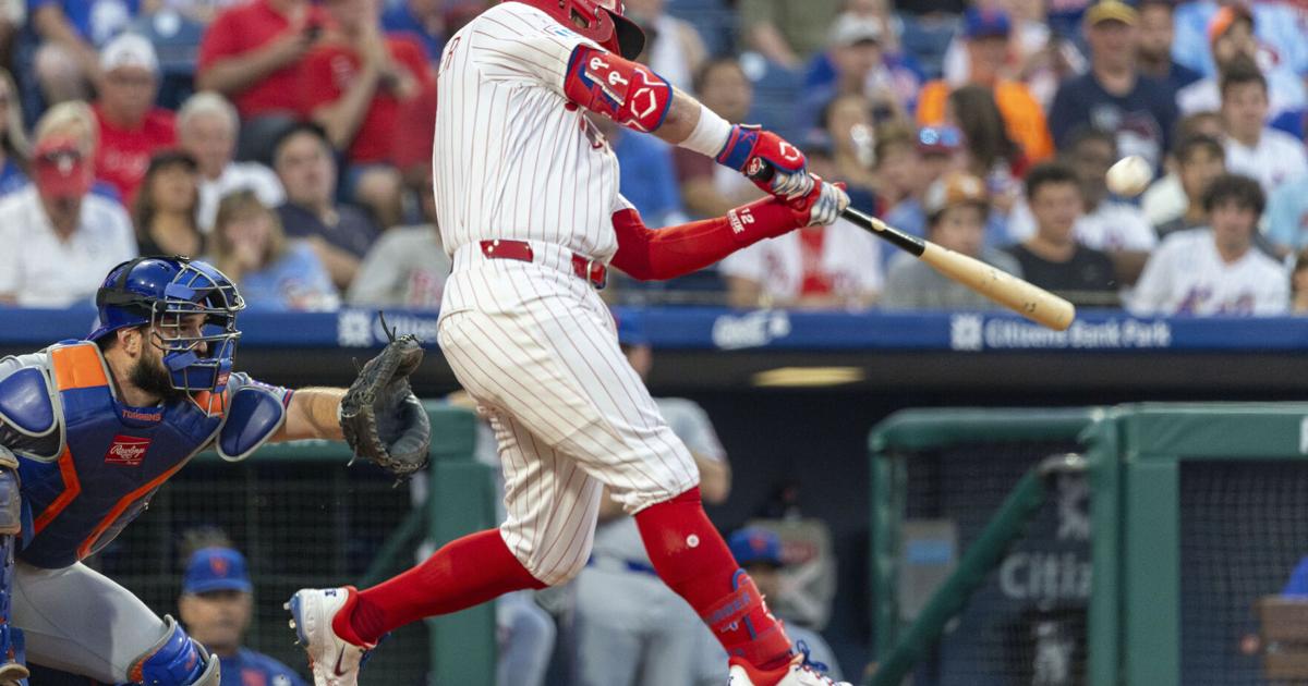 Luzardo backed by homers from Schwarber and Sosa as Phillies beat struggling Mets 7-1 | MLB