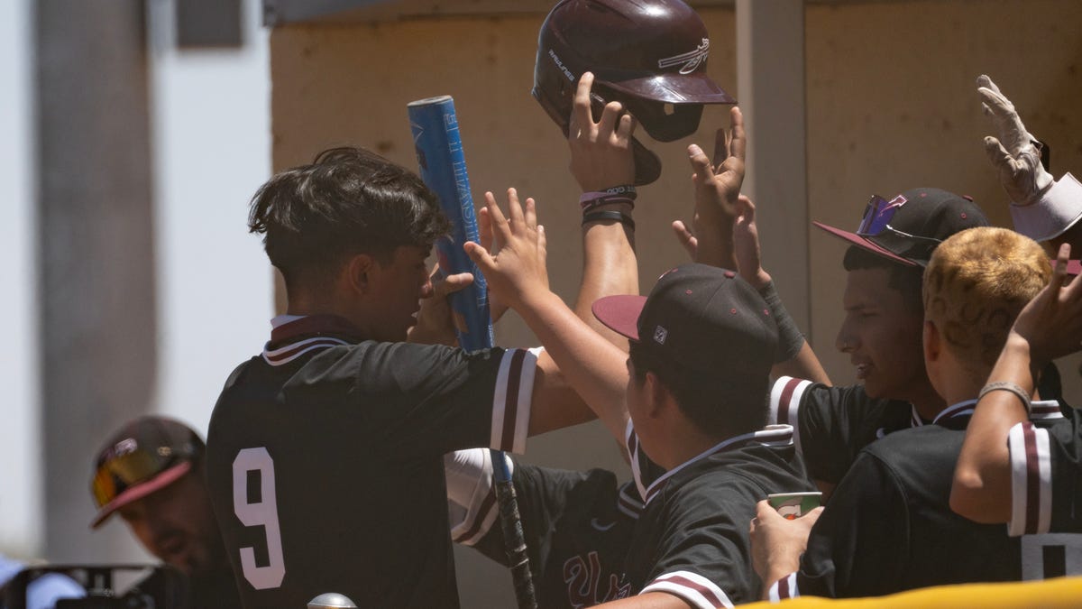 El Paso high school baseball teams start 2025 playoffs with good play