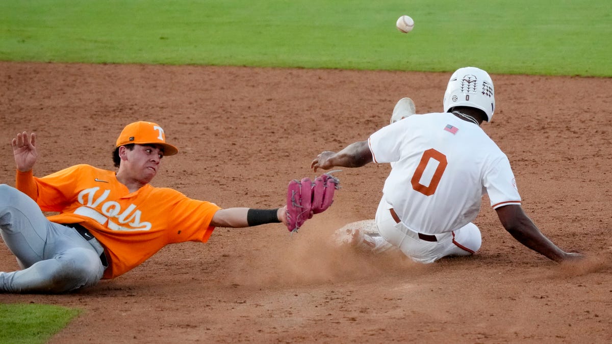 Texas baseball vs UTSA score, highlights: Roadrunners beat Longhorns