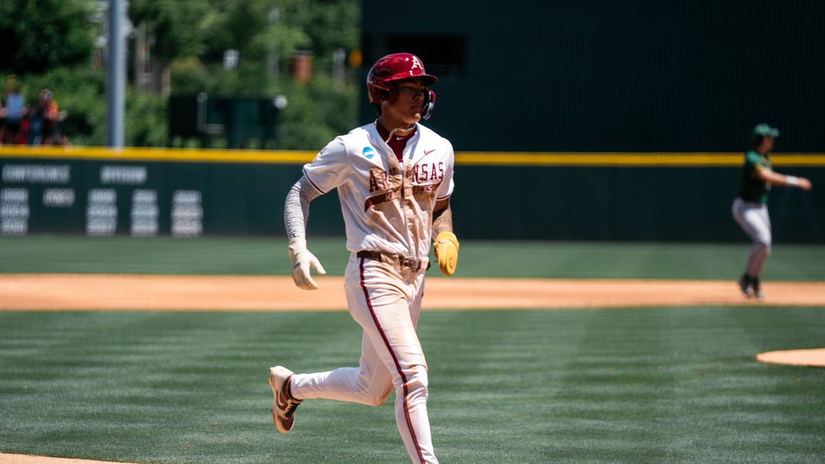 Arkansas baseball College World Series schedule, TV channel, more