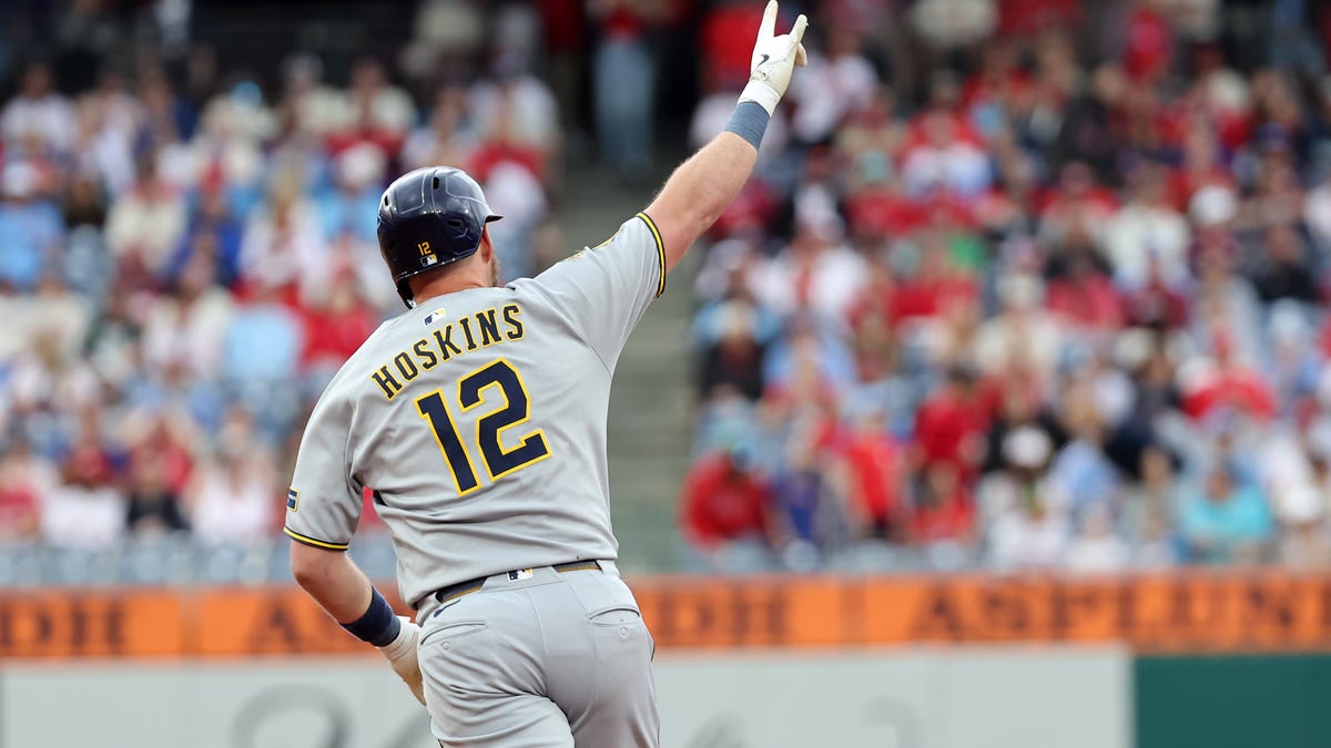 Rhys Hoskins ignites offensive barrage