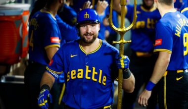 Cal Raleigh home runs keep Mariners in standings