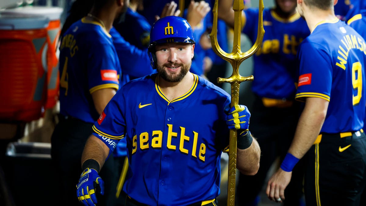 Cal Raleigh home runs keep Mariners in standings