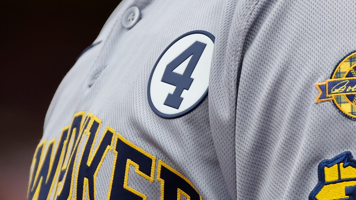 Why are the Brewers and other MLB players wearing a No. 4 patch?