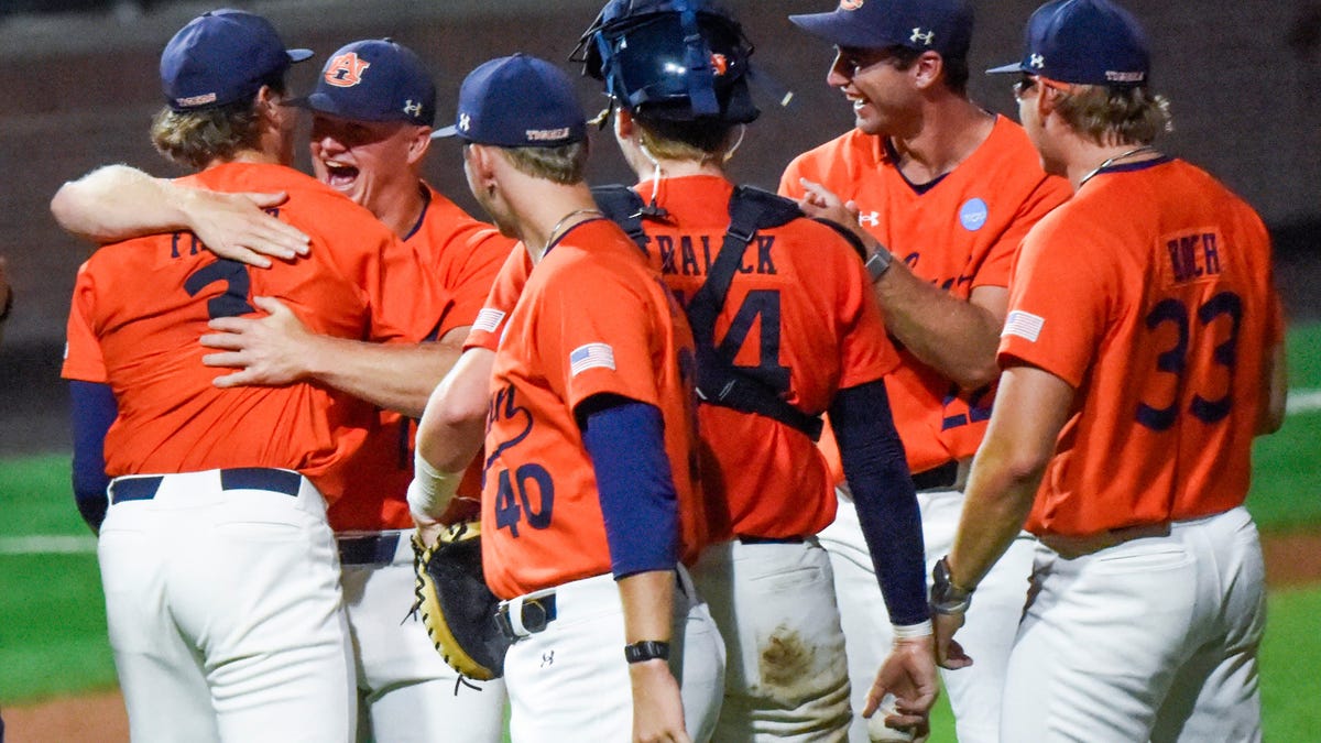 Who wins NCAA Super Regional?