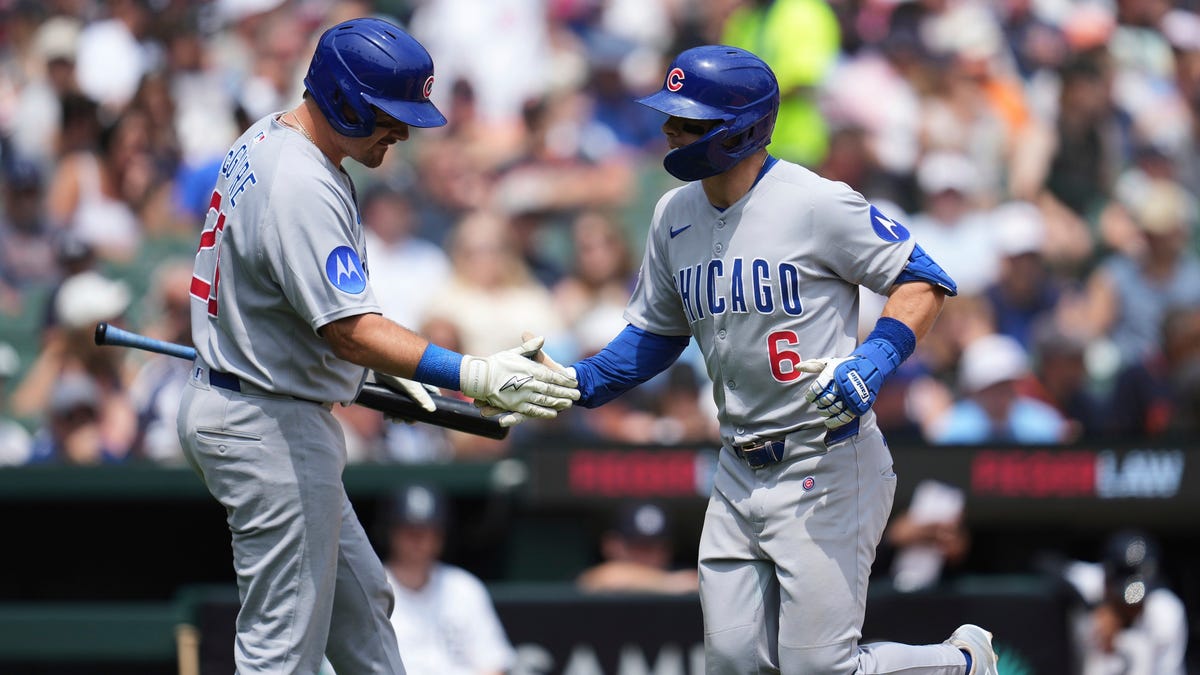 Cubs launch five homers, tame Tigers to even series