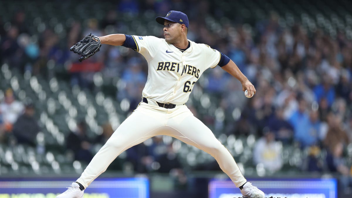 Brewers vs Padres score, live game updates tonight, highlights, lineups