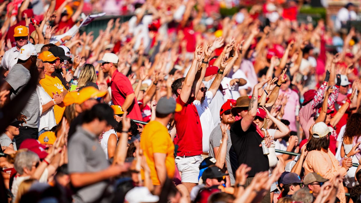 How to buy 2025 Arkansas baseball College World Series tickets