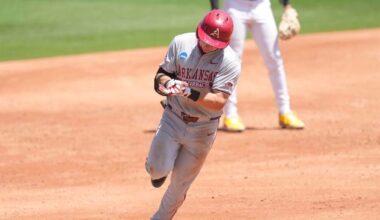 Arkansas baseball sweeps Tennessee, advances to College World Series