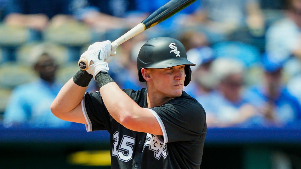 Brewers trade Aaron Civale to White Sox for Andrew Vaughn