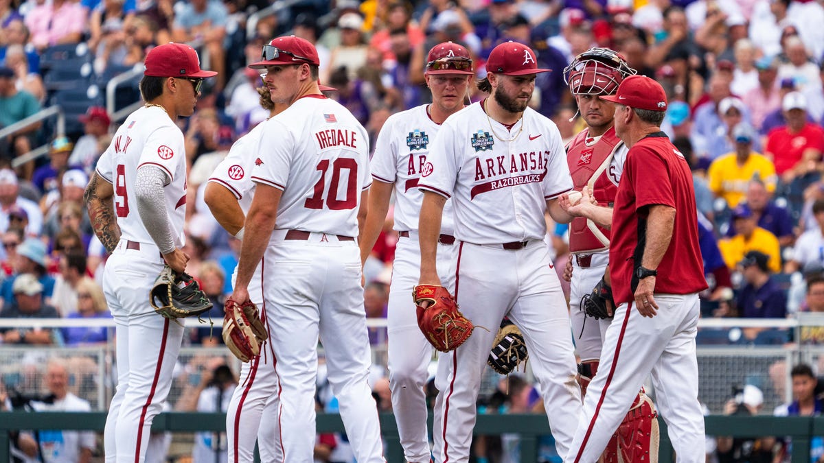 Why Arkansas baseball had a quick hook for Zach Root in CWS loss to LSU