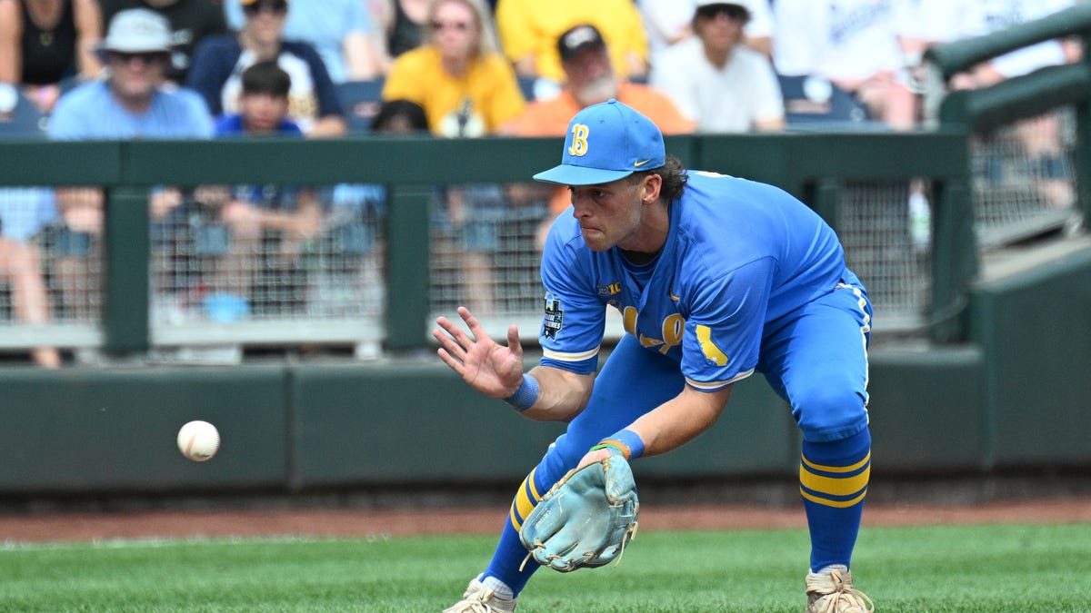 LSU vs UCLA picks, predictions, odds for College World Series game