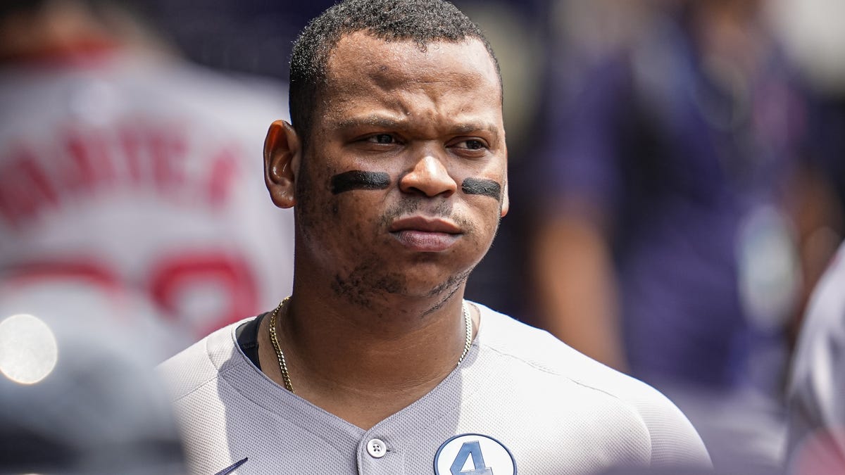 MLB world reacts to stunning Giants, Red Sox deal