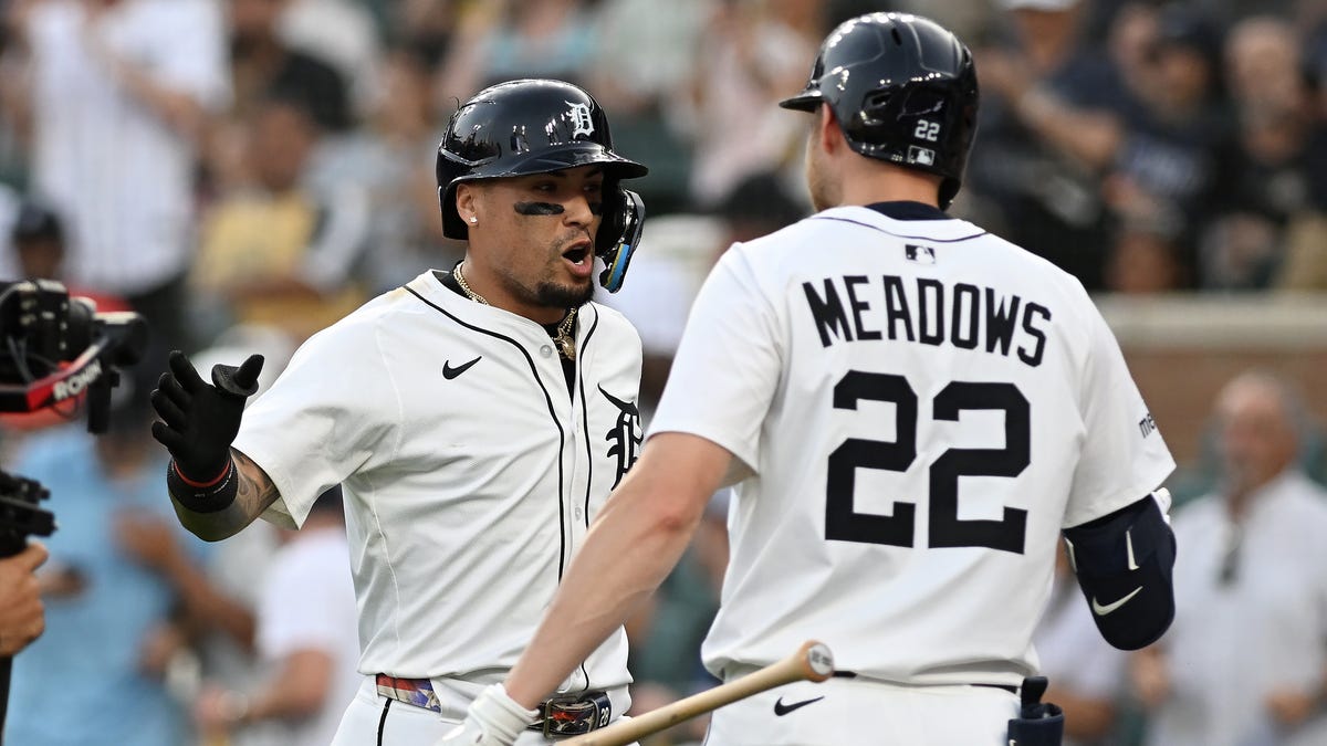 Tigers' Báez celebrates milestone with two homers vs. Pirates