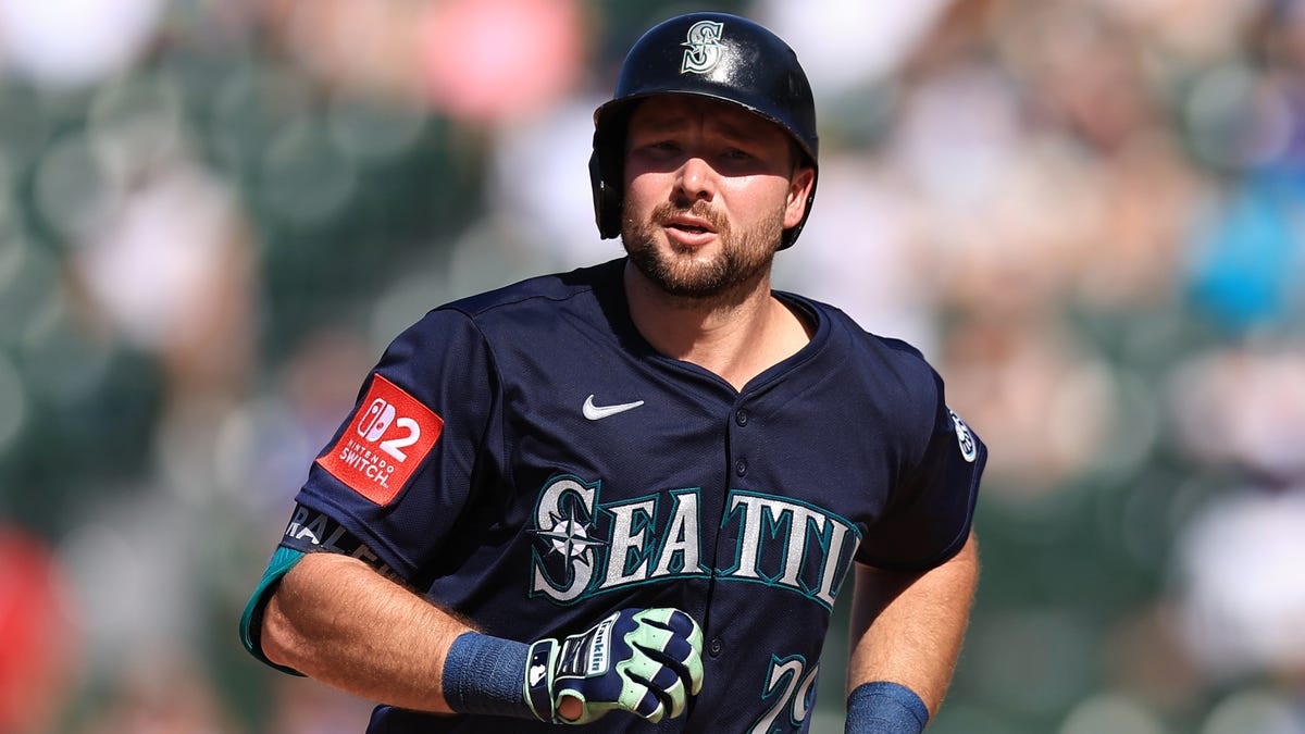 Mariners' Cal Raleigh sets MLB record after hitting 30th home run