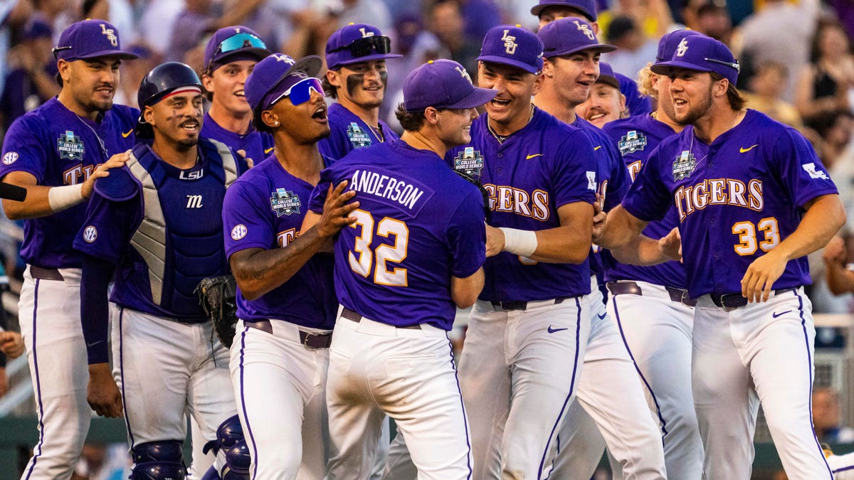 LSU baseball vs Coastal Carolina live updates: Start time, TV channel