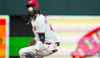 Barry Larkin blames poor communication for Elly De La Cruz hesitation