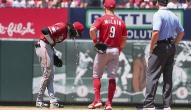Elly De La Cruz vomits on the field during the fourth inning of the Reds' game in St Louis