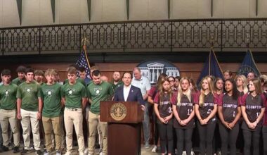 Greenberg honors Assumption softball, Trinity baseball for state championships