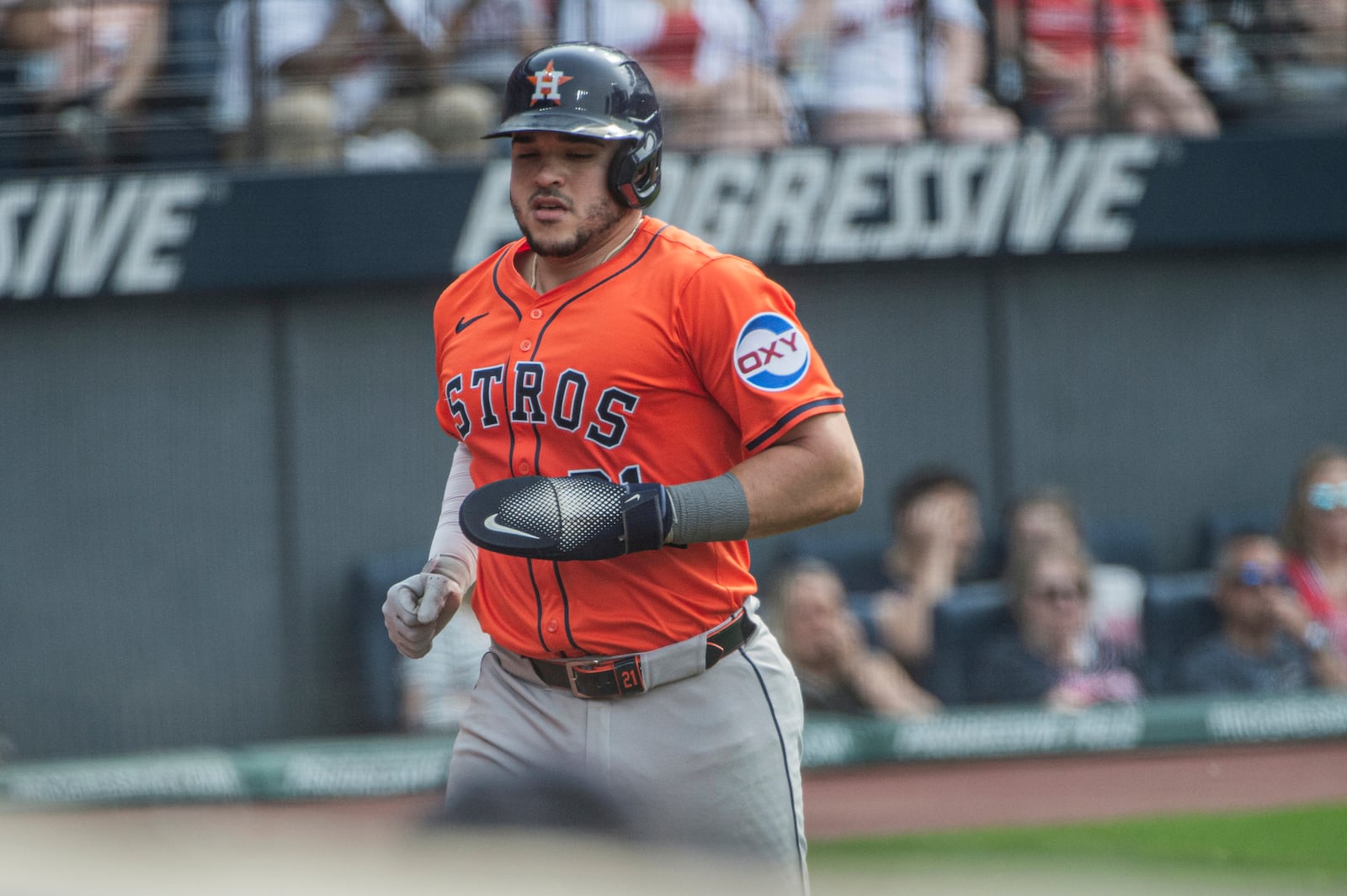 Houston Astros' Yainer Diaz scores on an RBI single by Jeremy Pena during the fifth inning of a baseball game, Saturday June 7, 2025, in Cleveland. (AP Photo/Phil Long)
