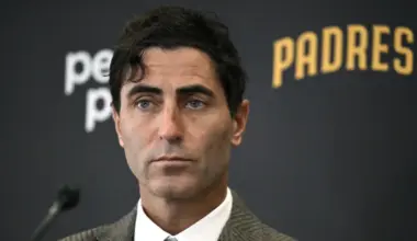 Padres urged to add 'lefty-masher' at MLB trade deadline image