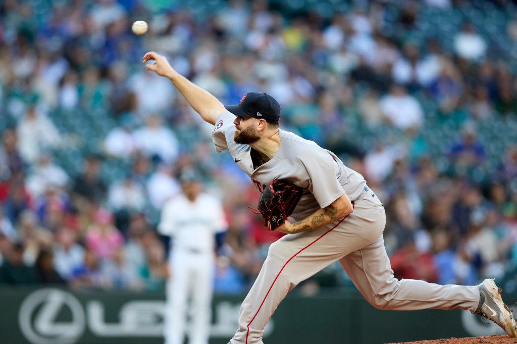 Giolito dominates, Red Sox extend win streak to 6 in 1st game post-Devers