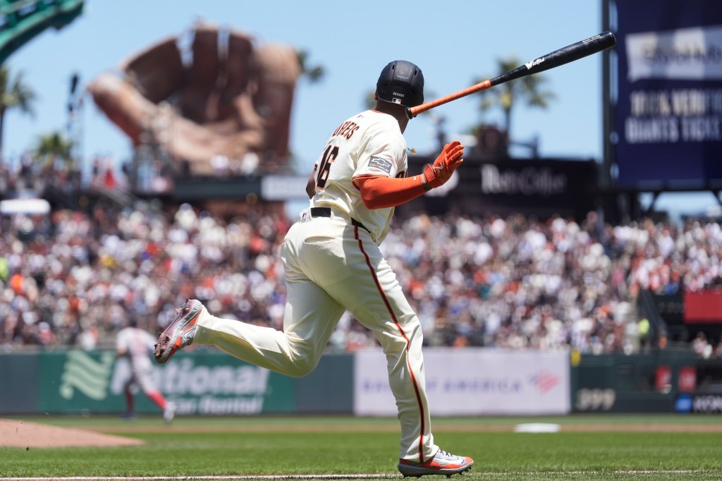 Rafael Devers' first Giants HR makes difference in 3-2 win over Red Sox