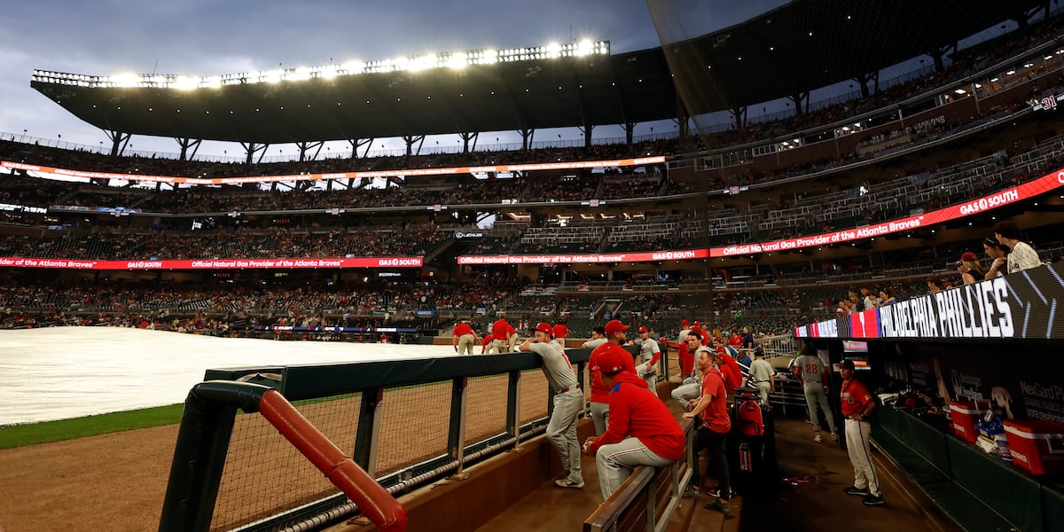 Braves shut out by Phillies following lengthy rain delay