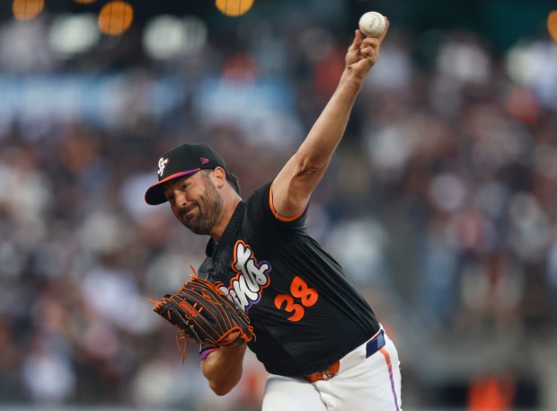 San Francisco Giants starting pitcher Ray Robbie (38) throws against the Cleveland Guardians in the fourth inning at Oracle Park in San Francisco, Calif., on Tuesday, June 17, 2025. (Nhat V. Meyer/Bay Area News Group)