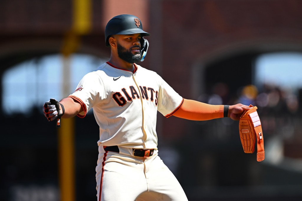 SF Giants capitalize on Red Sox's costly errors to secure series win