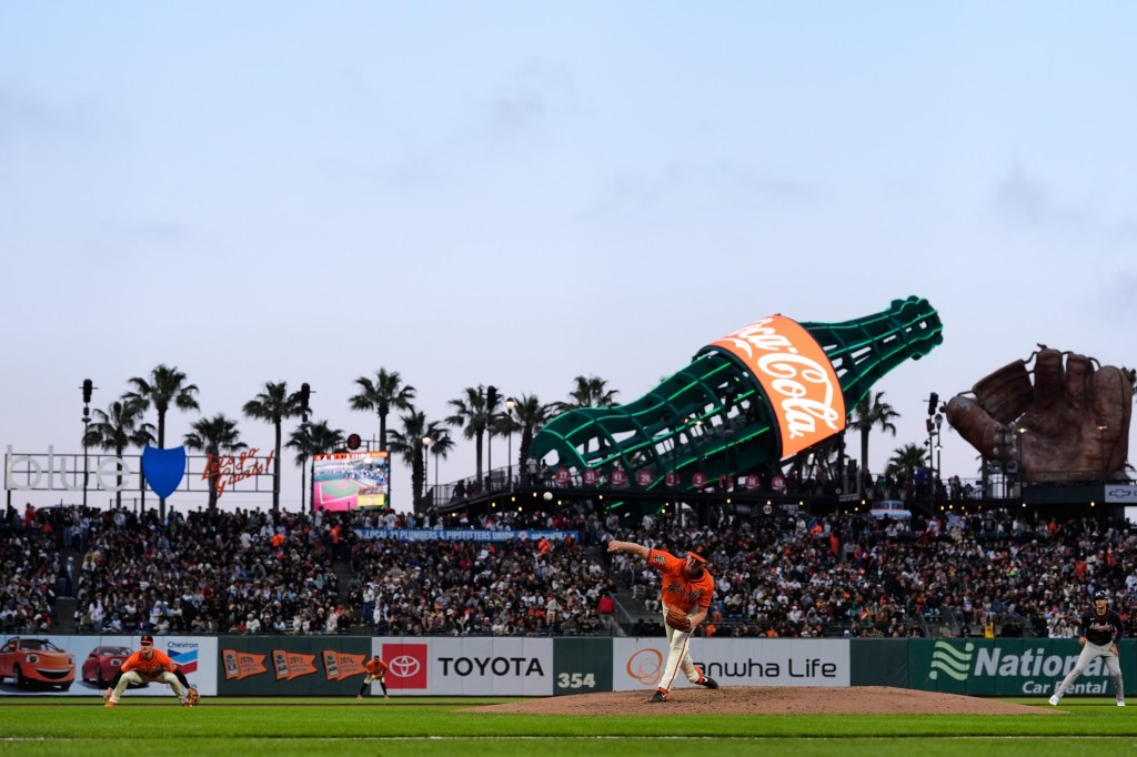 Ball thrown from stands causes confusion at SF Giants game