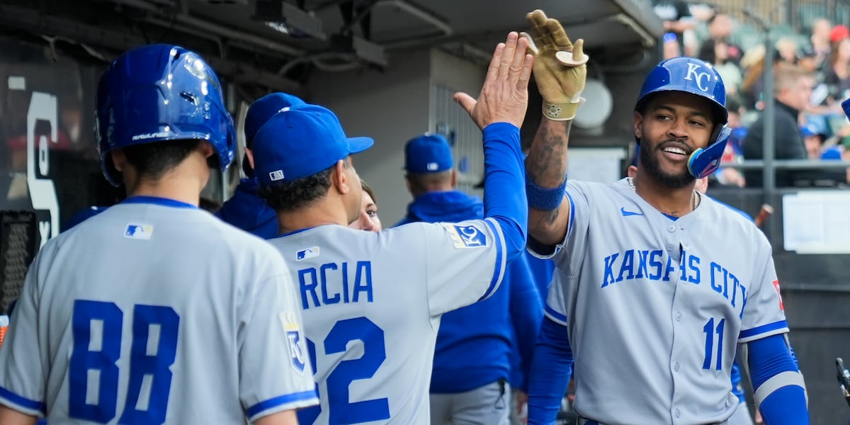Robert drives in 3 runs as the White Sox beat the Royals 7-2
