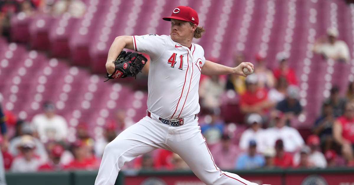 Brewers win 12th straight series against Cincinnati after walloping Abbott, Reds 9-1