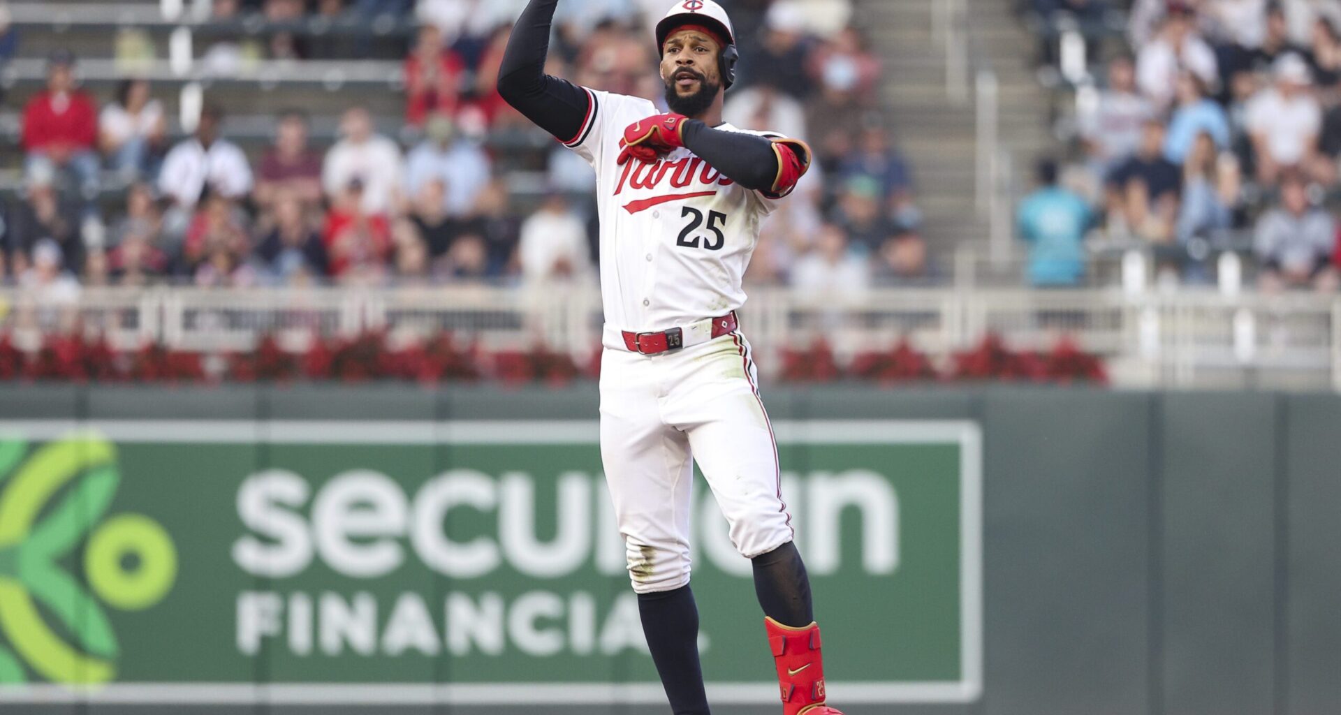 Buxton's 479-foot homer powers Twins to 6-2 win over Rangers