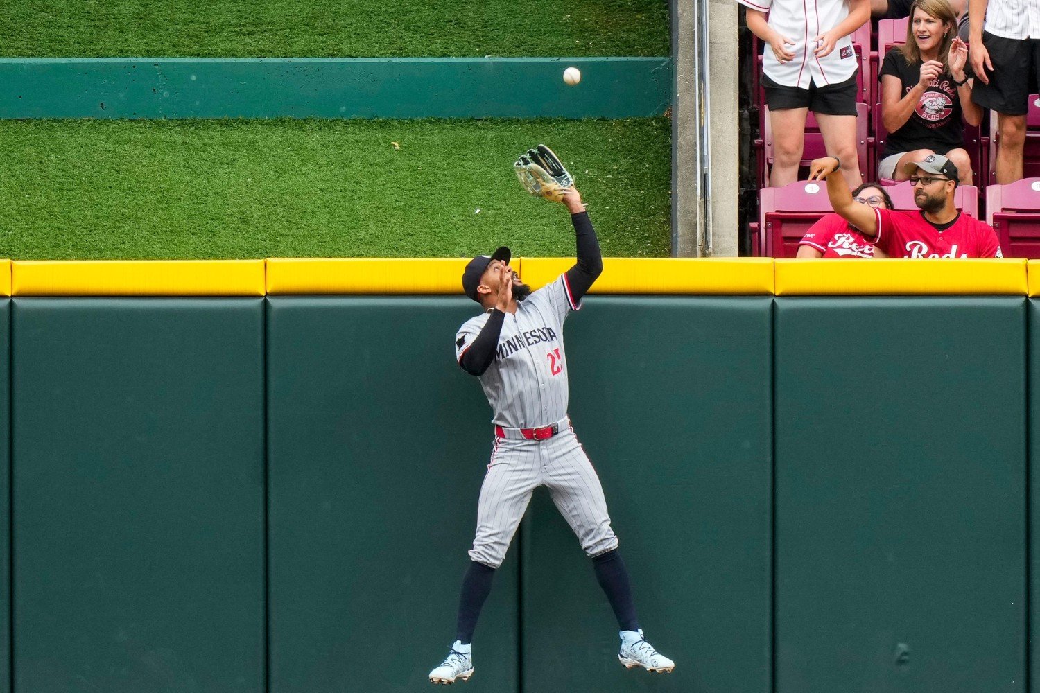 Reds 6, Twins 5: Twins Snatch Fifth Straight Loss from the Jaws of Victory - Twins