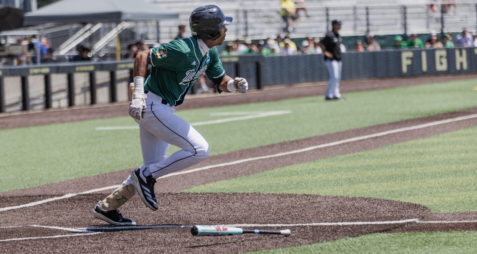 Cal Poly baseball knocks off regional host Oregon, keeps season alive