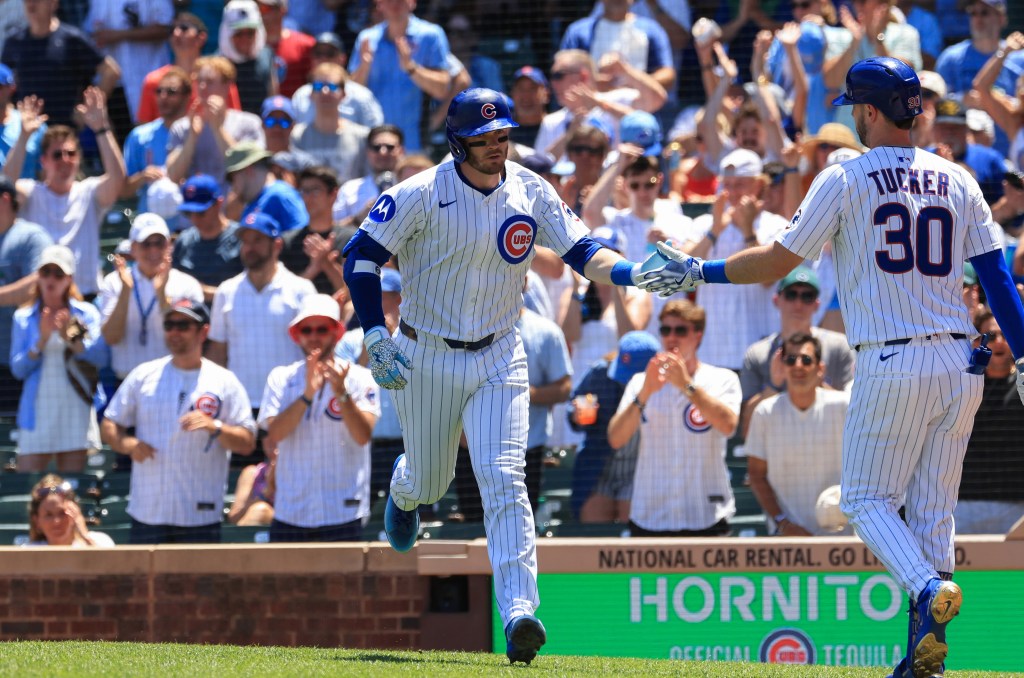 Chicago Cubs outslug Seattle Mariners 10-7 on steamy, windy day