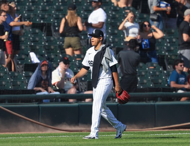 White Sox pitcher Wikelman González heads to the clubhouse after a 1-0 win over the Giants on Saturday, June 28, 2025, at Rate Field. (John J. Kim/Chicago Tribune)