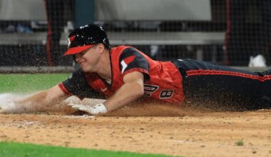 White Sox have youth; Cubs eye trade deadline