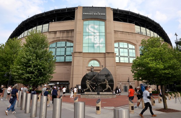 Fans arrive at Rate Field in Chicago before a game between the Chicago White Sox and the Detroit Tigers on June 3, 2025. (Chris Sweda/Chicago Tribune)