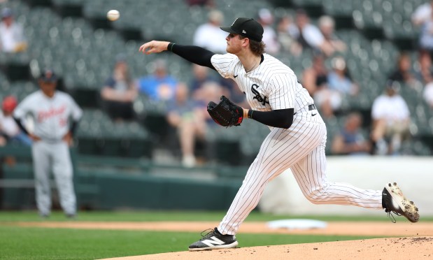 Chicago White Sox starting pitcher Shane Smith delivers to the Detroit Tigers in the first inning of a game at Rate Field in Chicago on June 3, 2025. (Chris Sweda/Chicago Tribune)