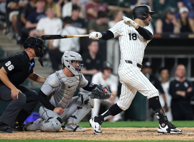 Chicago White Sox right fielder Mike Tauchman (18) drives in a run on a single in the eighth inning of a game against the Detroit Tigers at Rate Field in Chicago on June 3, 2025. (Chris Sweda/Chicago Tribune)