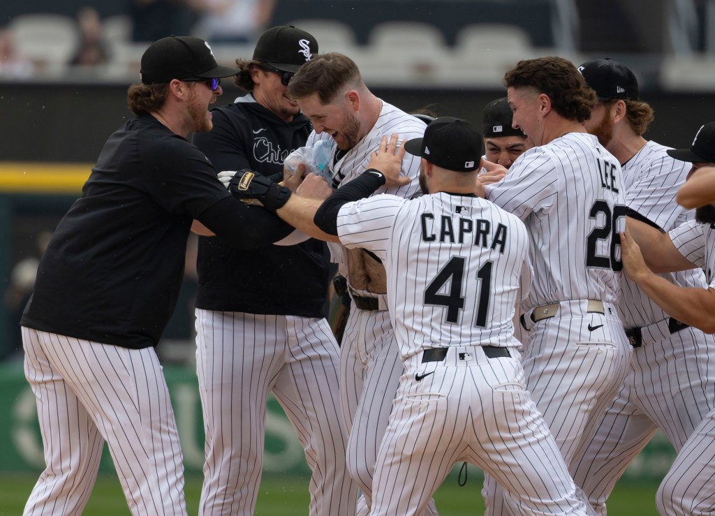 Tim Elko's walk-off single gives the Chicago White Sox a 3-2 win and a 4-game split against the Detroit Tigers