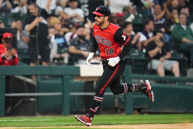 Chicago White Sox's Mike Tauchman (18) runs the bases after hitting a home run during the fifth inning of a baseball game against the Kansas City Royals, Friday, June 6, 2025, in Chicago. (AP Photo/Erin Hooley)