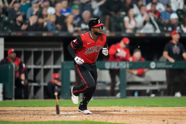 Chicago White Sox's Luis Robert Jr. (88) hits a two-run single during the eighth inning of a baseball game against the Kansas City Royals, Friday, June 6, 2025, in Chicago. (AP Photo/Erin Hooley)