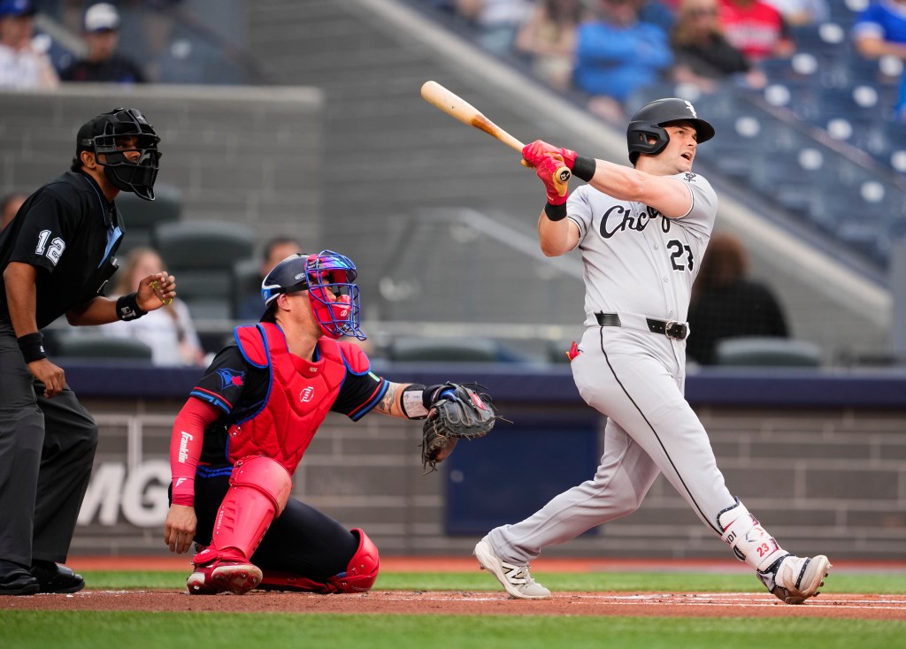 Chicago White Sox end 8-game skid with rout of Toronto Blue Jays