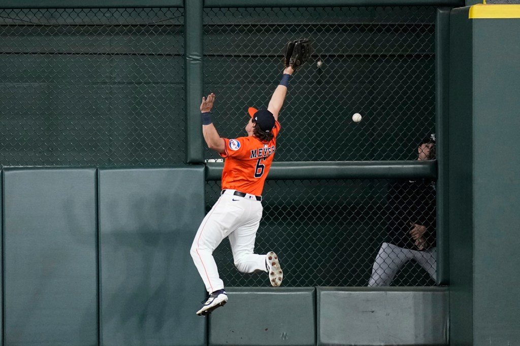 Chicago White Sox lose to Houston Astros 4-3, falling to 23-46