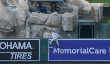 Athletics broadcasters react to Denzel Clarke's absurd catch