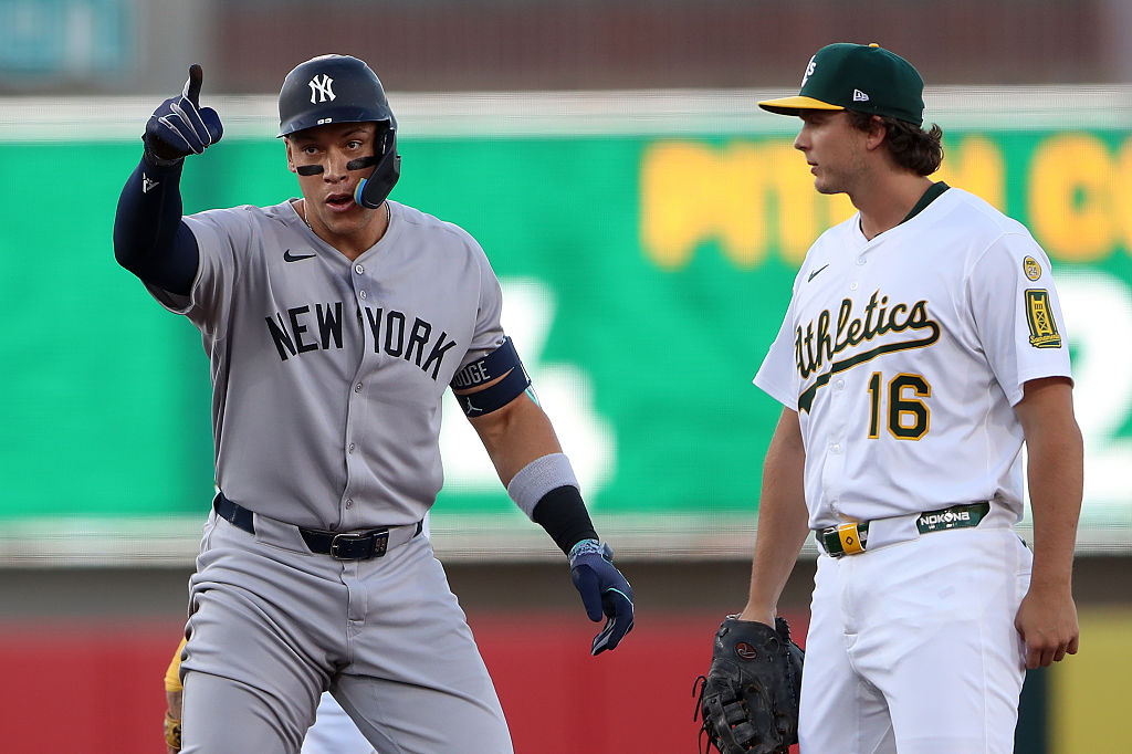 Sliding New York Yankees to face A's as AL East lead shrinks